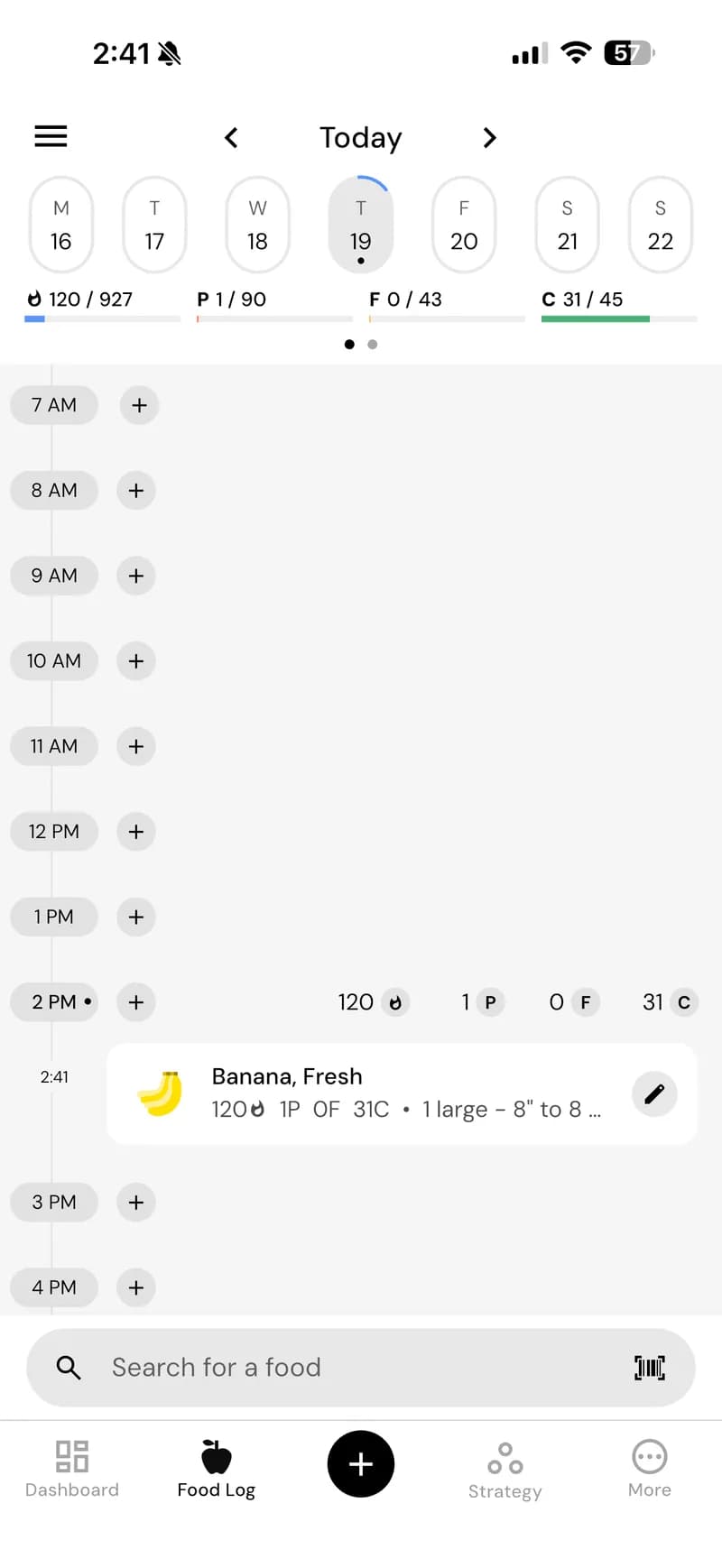 MacroFactor Ernährungstagebuch — stündliches Zeitachsenformat. Banane um 14:41 Uhr protokolliert (120 kcal, 1E, 0F, 31K). Sie suchen und protokollieren jedes Element manuell.