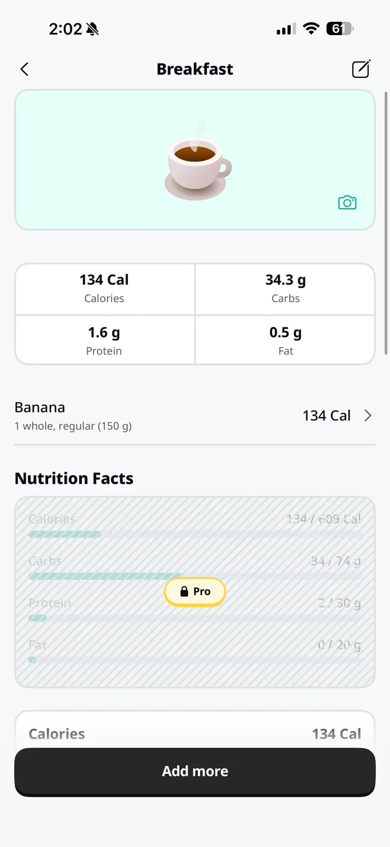 Yazio food detail — Banana (134 Cal), basic macros shown. Nutrition Facts (Dietary Fiber, Sugars, Vitamins) are blurred behind a 'Pro' badge.